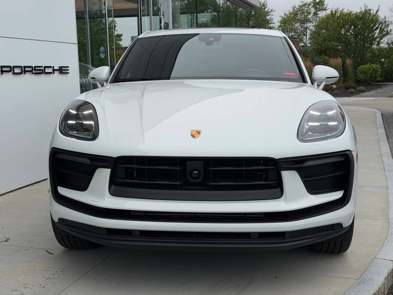 2026 Porsche Macan T - Photo 7