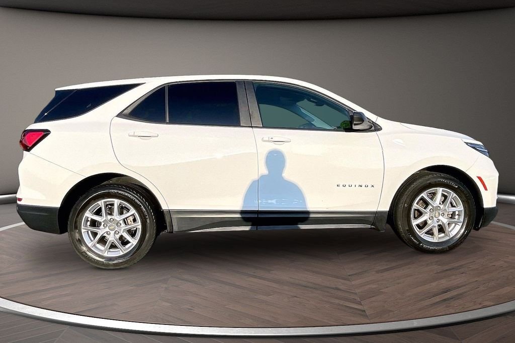 Used 2022 White Chevrolet LS image 10