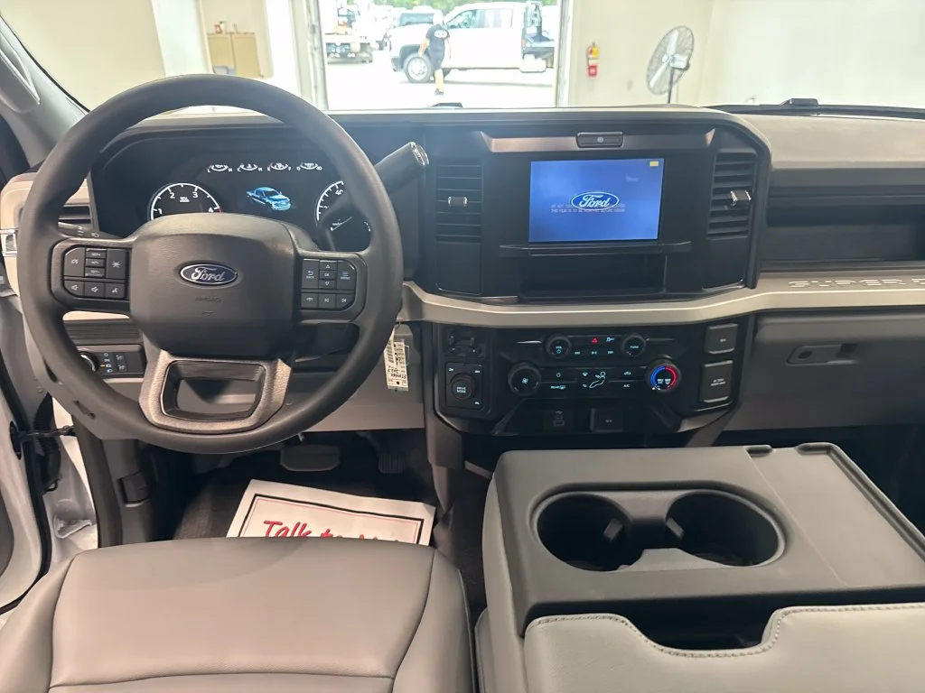 New 2027 Oxford White Ford F-350® XL image 16