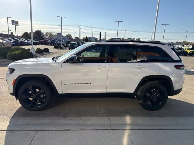 New 2027 White Jeep Limited image 7