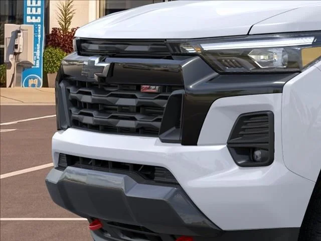 New 2026 White Chevrolet Z71 image 13