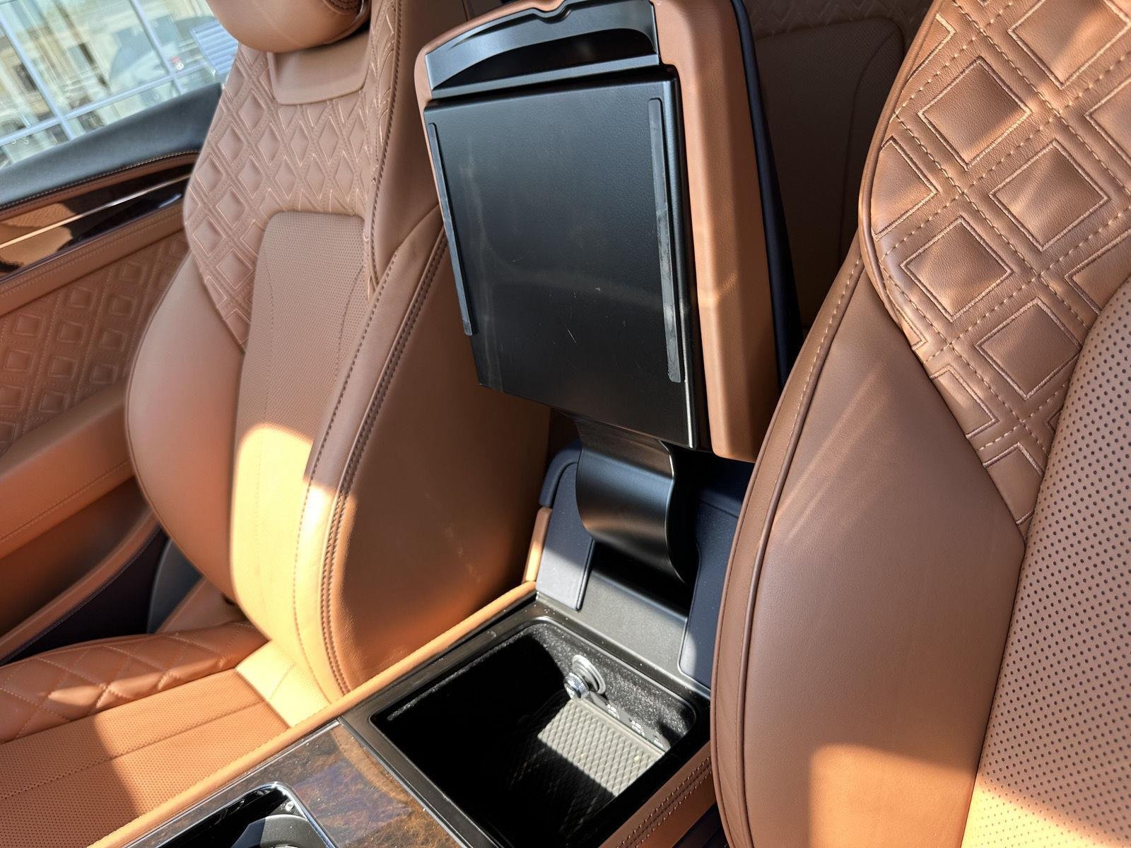 Used 2020 Dark Sapphire BENTLEY  image 37