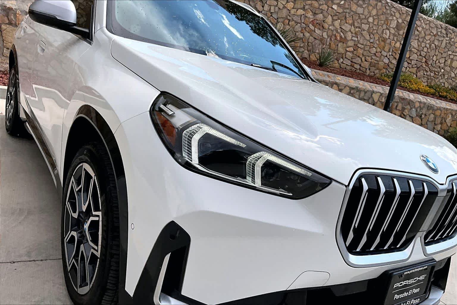 Used 2023 Alpine White BMW xDrive28i image 12