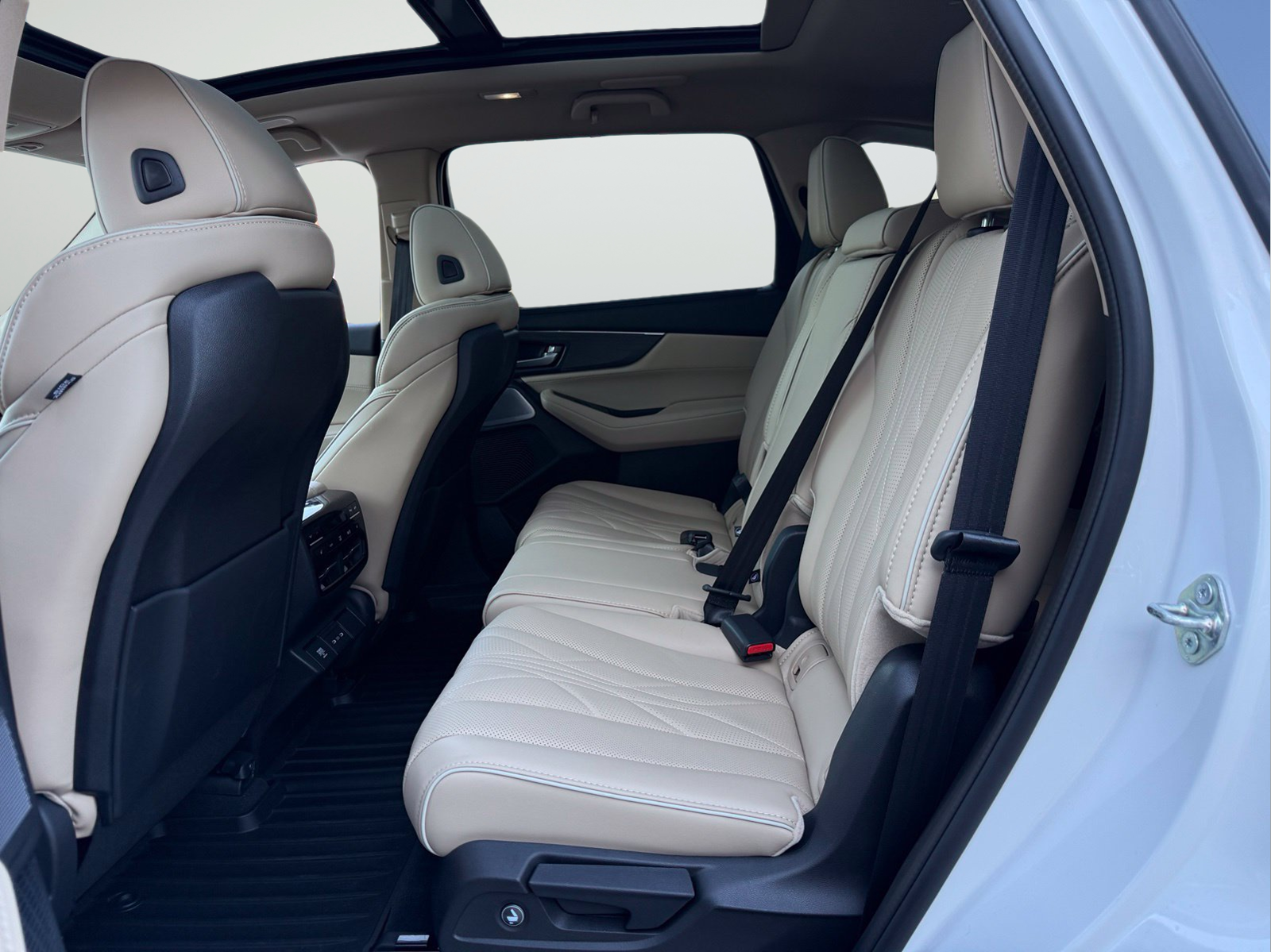 Used 2026 White Acura Advance Package image 9
