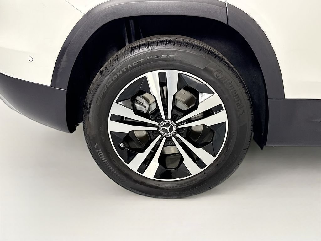Certified Used 2026 Polar White Mercedes-Benz GLB 250 image 33