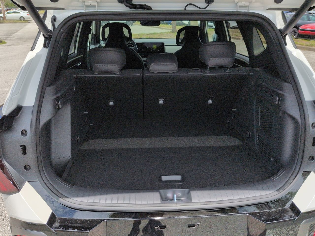 New 2027 Snow White Pearl Kia X-Line SX image 15