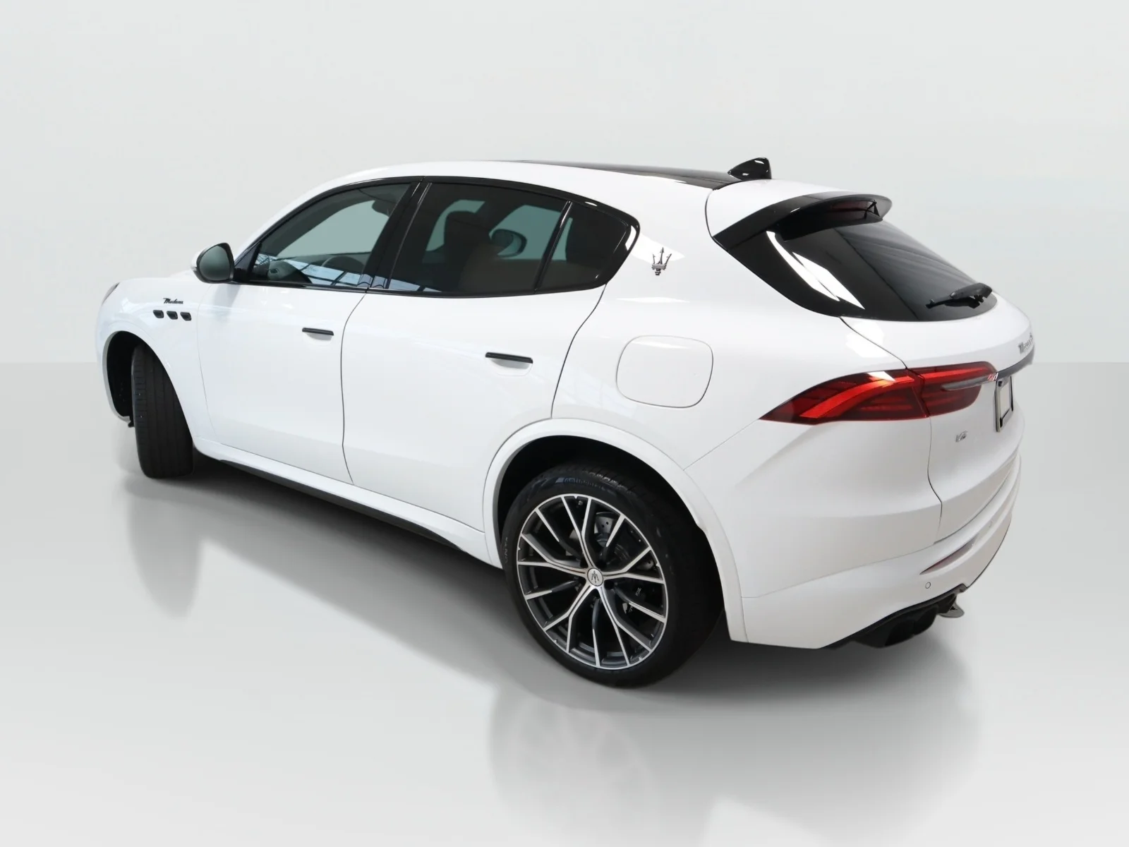 2026 Maserati Grecale Modena V6 - Photo 3