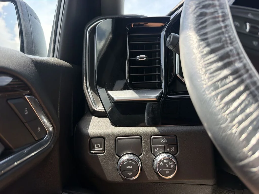 Used 2023 Brown GMC Elevation image 24