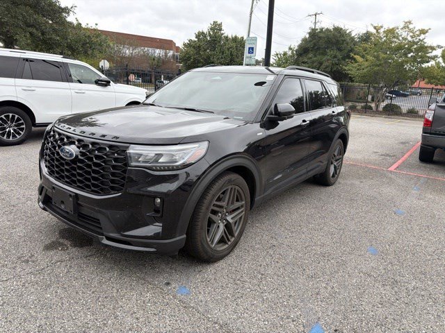Certified Used 2025 Black Metallic Ford ST-Line image 17