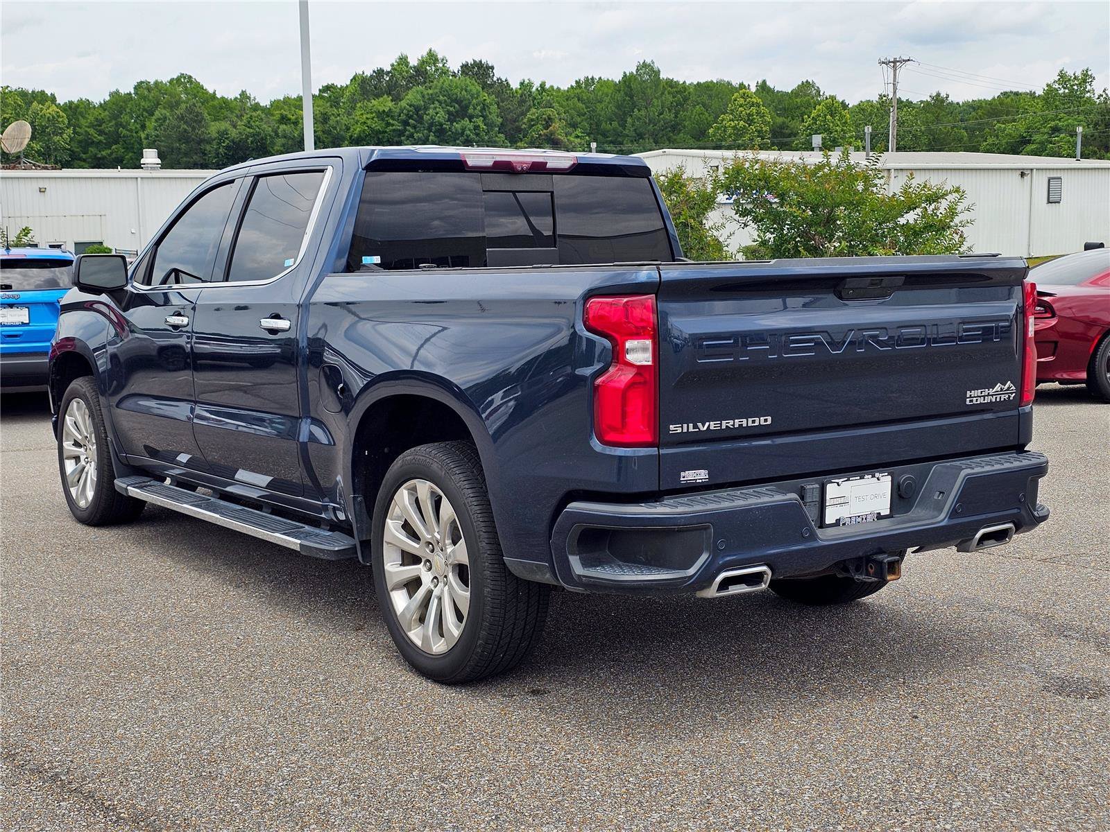 Used 2021 Northsky Blue Metallic Chevrolet High Country image 14