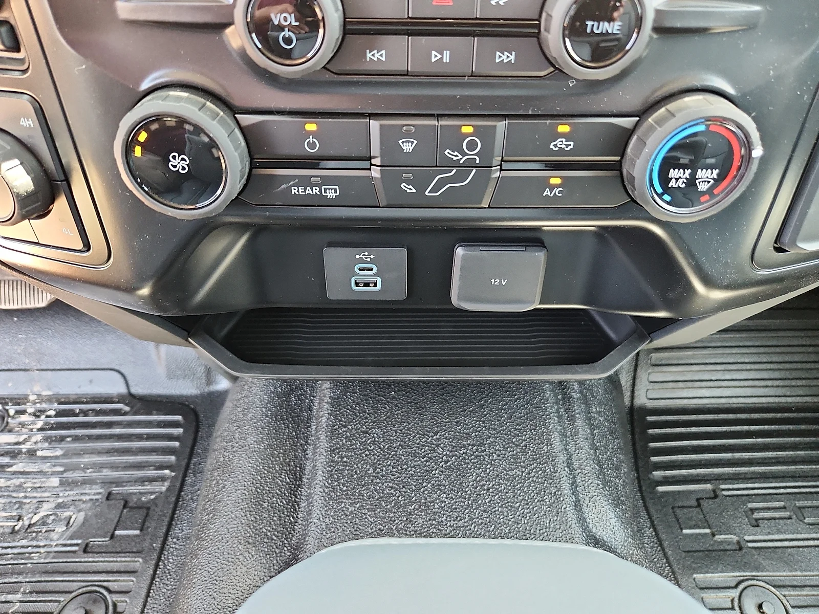 New 2026 Oxford White Ford F-350® XL image 24