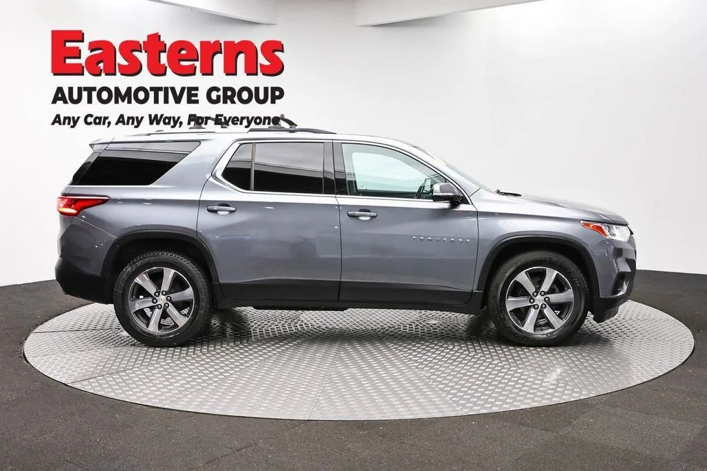 Used 2018 Gray Chevrolet 3LT image 4