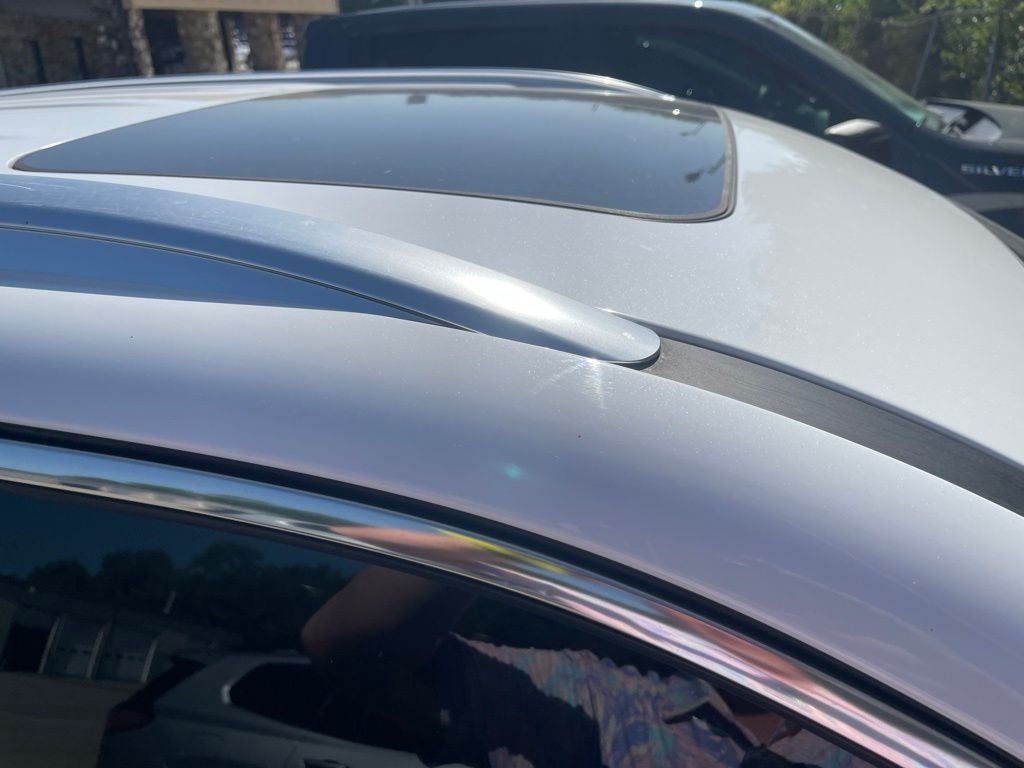 Used 2021 White Kia EX image 8