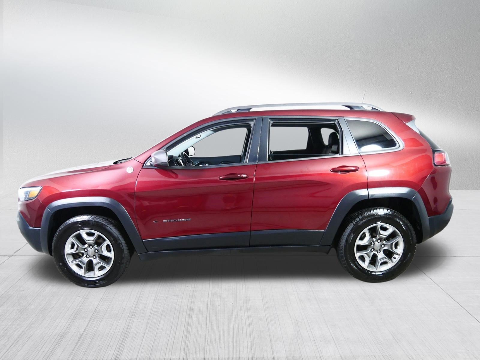 Used 2019 Velvet Red Pearlcoat Jeep Trailhawk image 4