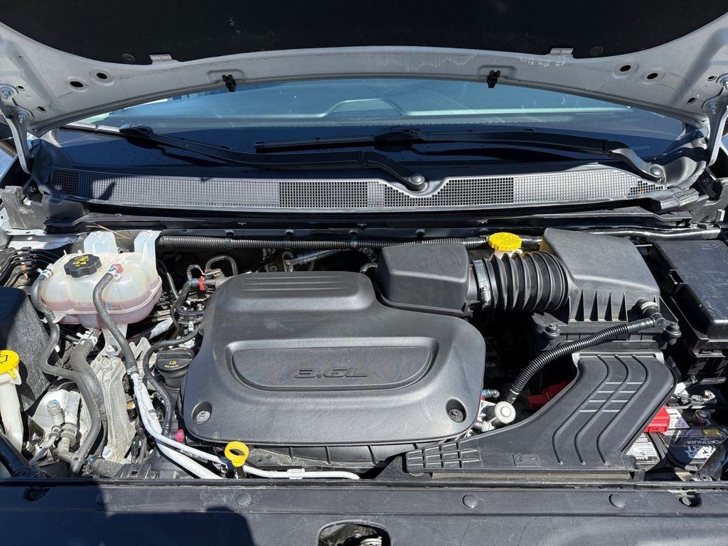 Used 2024 Silver Chrysler Touring L image 20