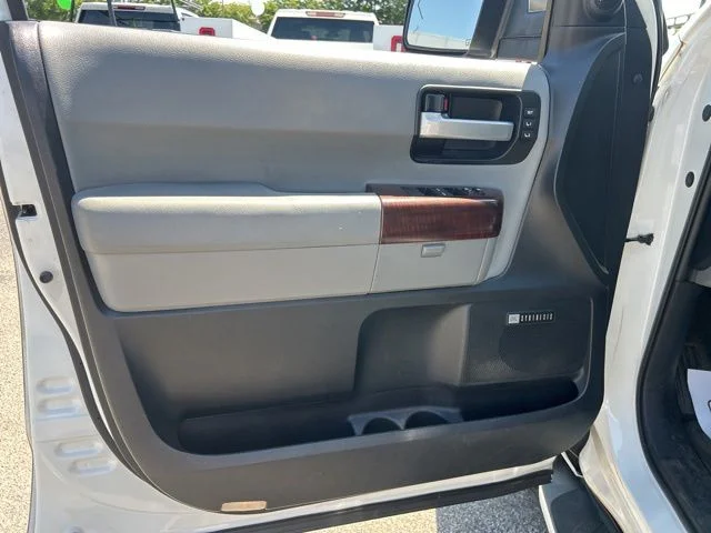 Used 2013 White Toyota Platinum image 11