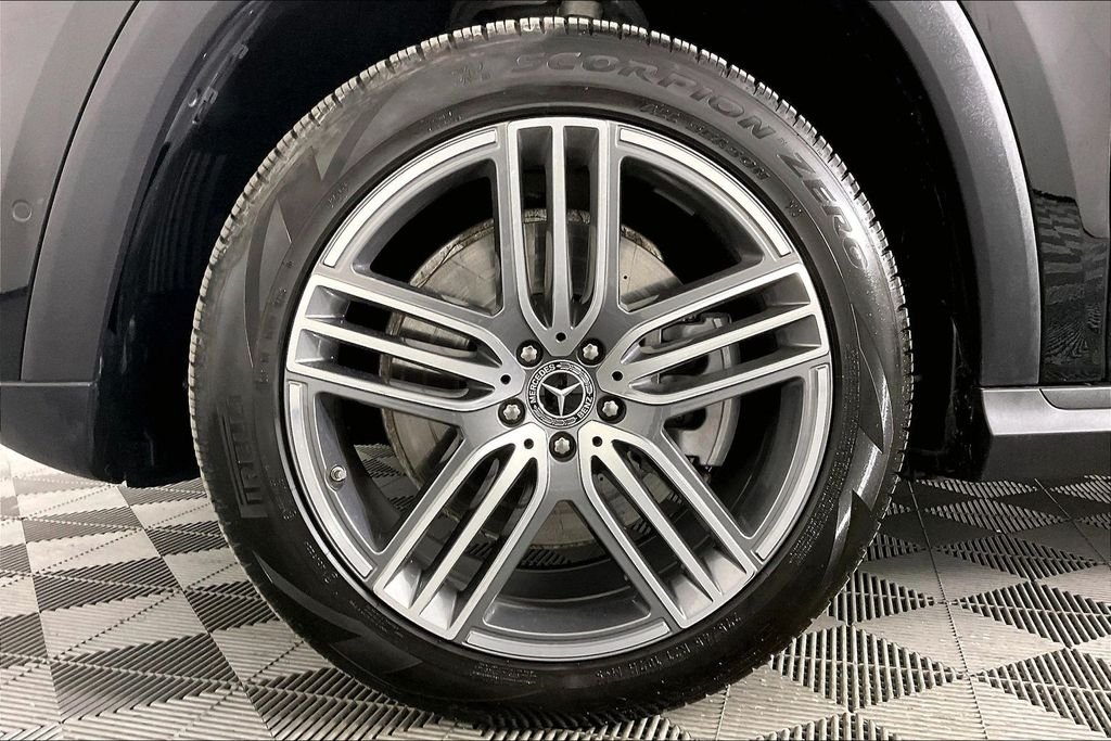 Used 2026 Black Mercedes-Benz GLS 450 image 8