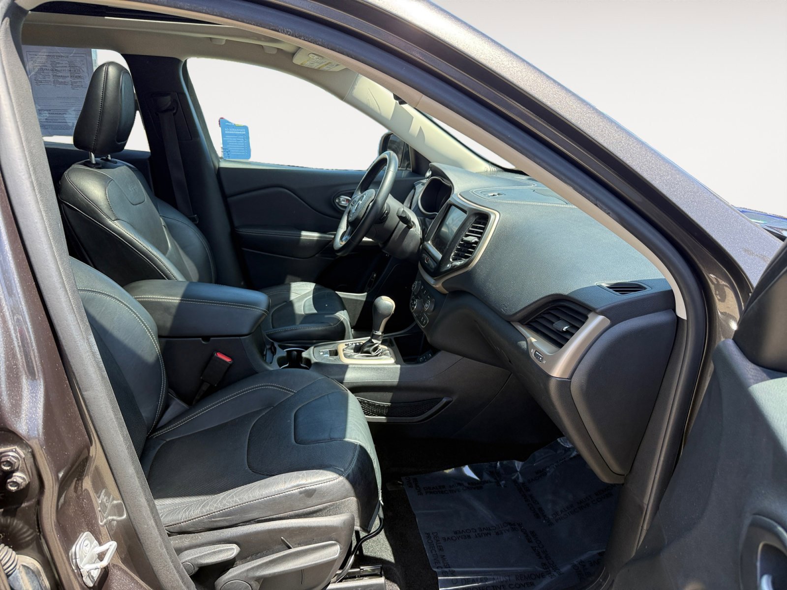 Used 2014 Granite Crystal Metallic Clearcoat Jeep Limited image 19