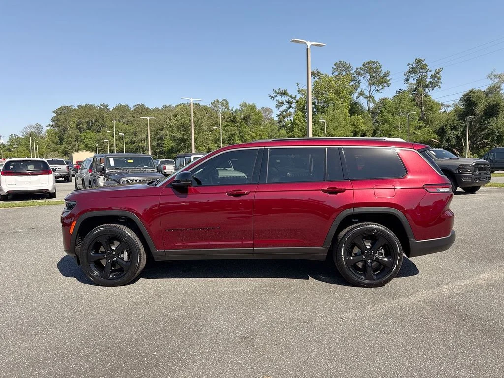 New 2026 Velvet Red Pearl-Coat Exterior Paint Jeep Limited image 6