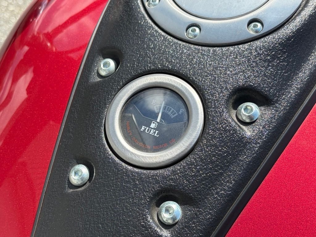 Used 2004 Red Harley-Davidson  image 19