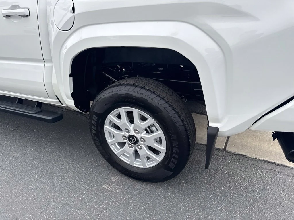 Used 2025 White Toyota SR5 image 8