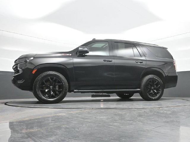 Used 2022 Black Chevrolet Z71 image 21