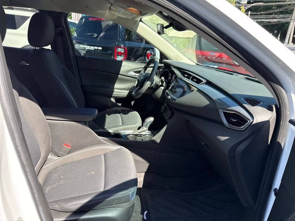 Used 2022 Summit White Buick Select image 28