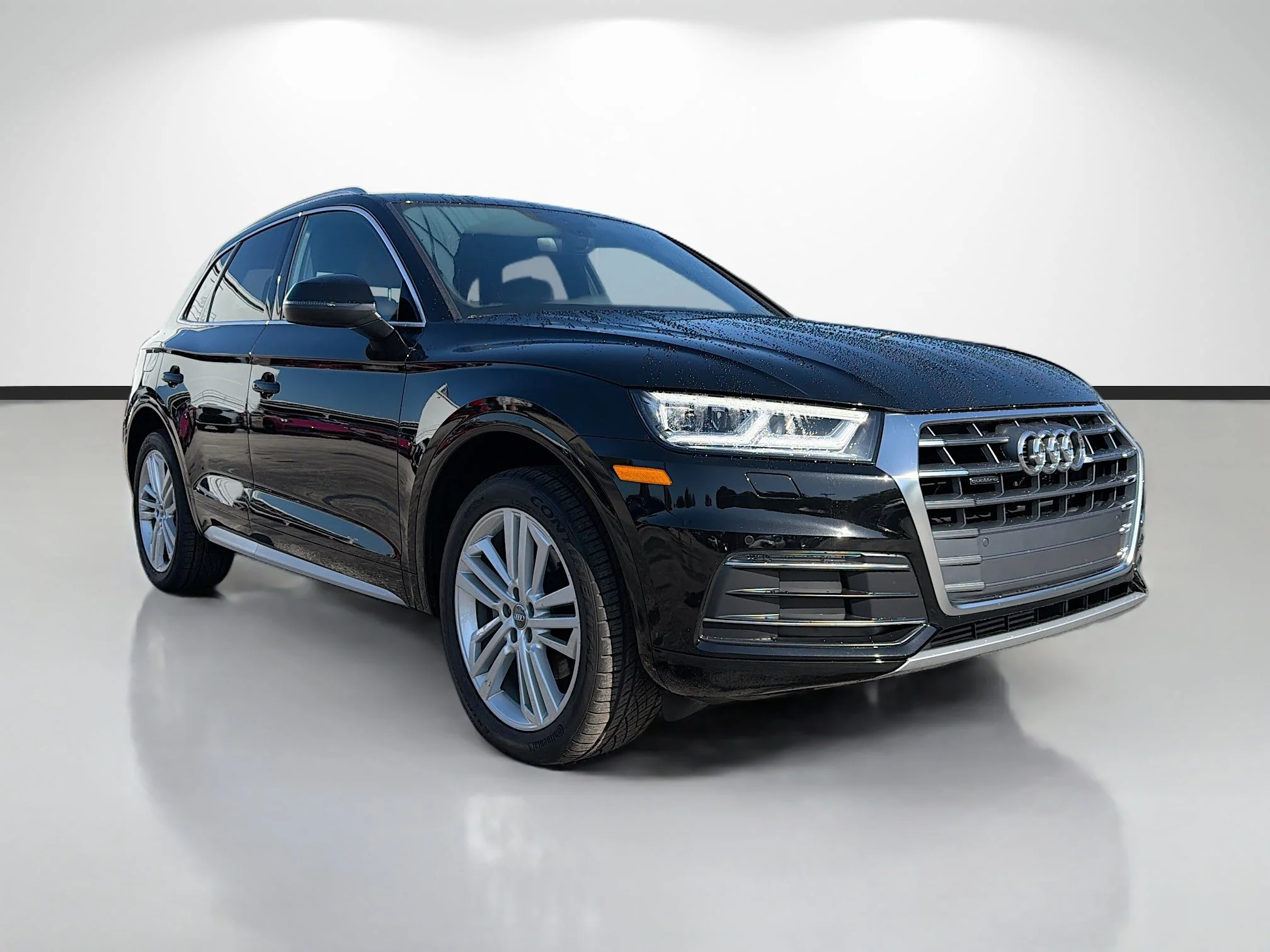 2019 Audi Q5 2.0T quattro S tronic Premium Plus's photo