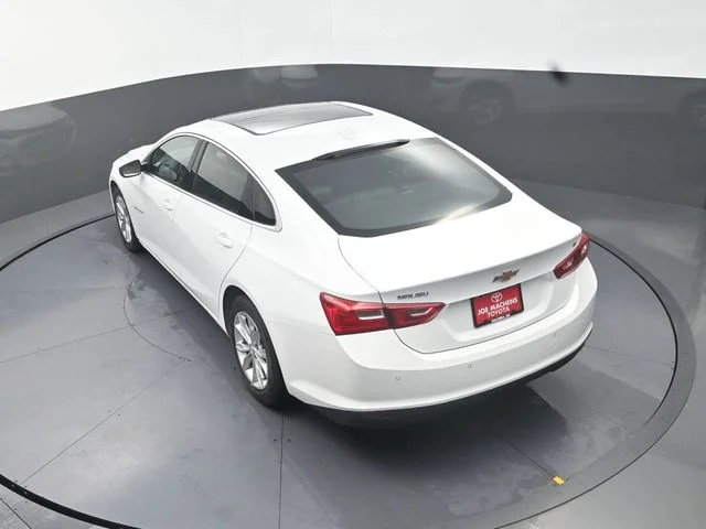 Used 2024 White Chevrolet LT image 27