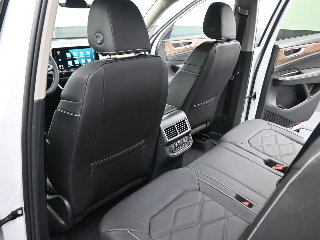 2026 Volkswagen Atlas SE - Photo 40