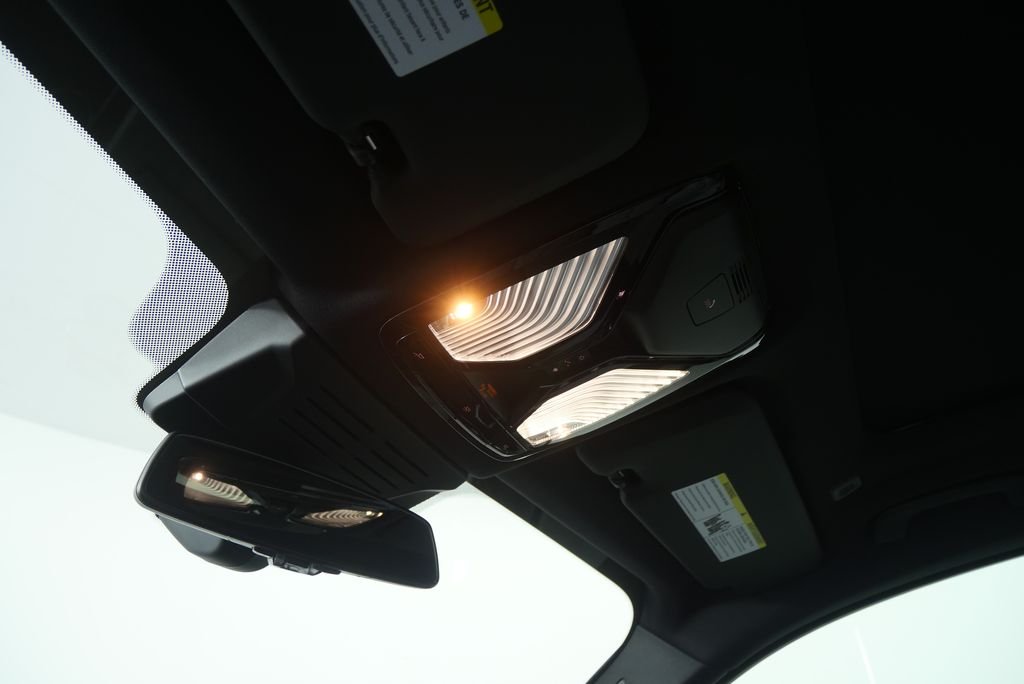 Used 2026 Alpine White BMW xDrive40i image 20