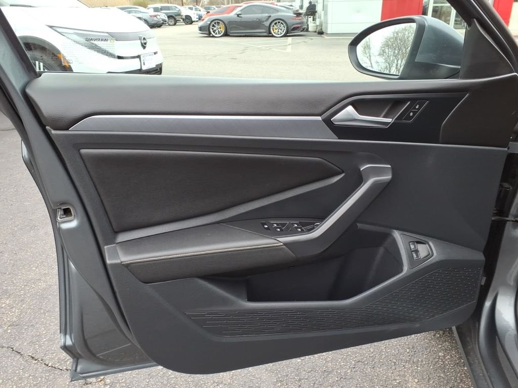 Used 2024 Platinum Gray Metallic Volkswagen 1.5T SE W/SUNROOF & HEATED SEATS image 25