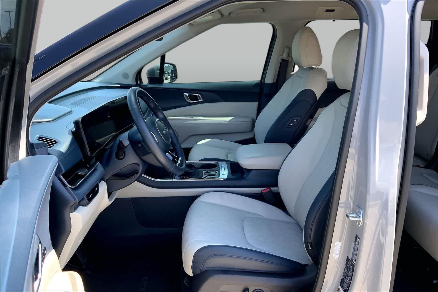 Used 2025 Ceramic Silver Kia EX image 8