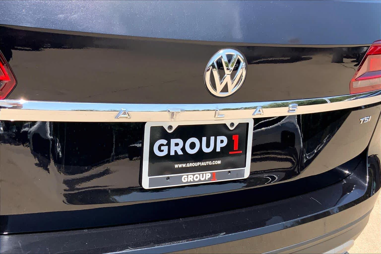 Used 2018 DEEP BLACK PEARL EFFECT Volkswagen 2.0T S image 30