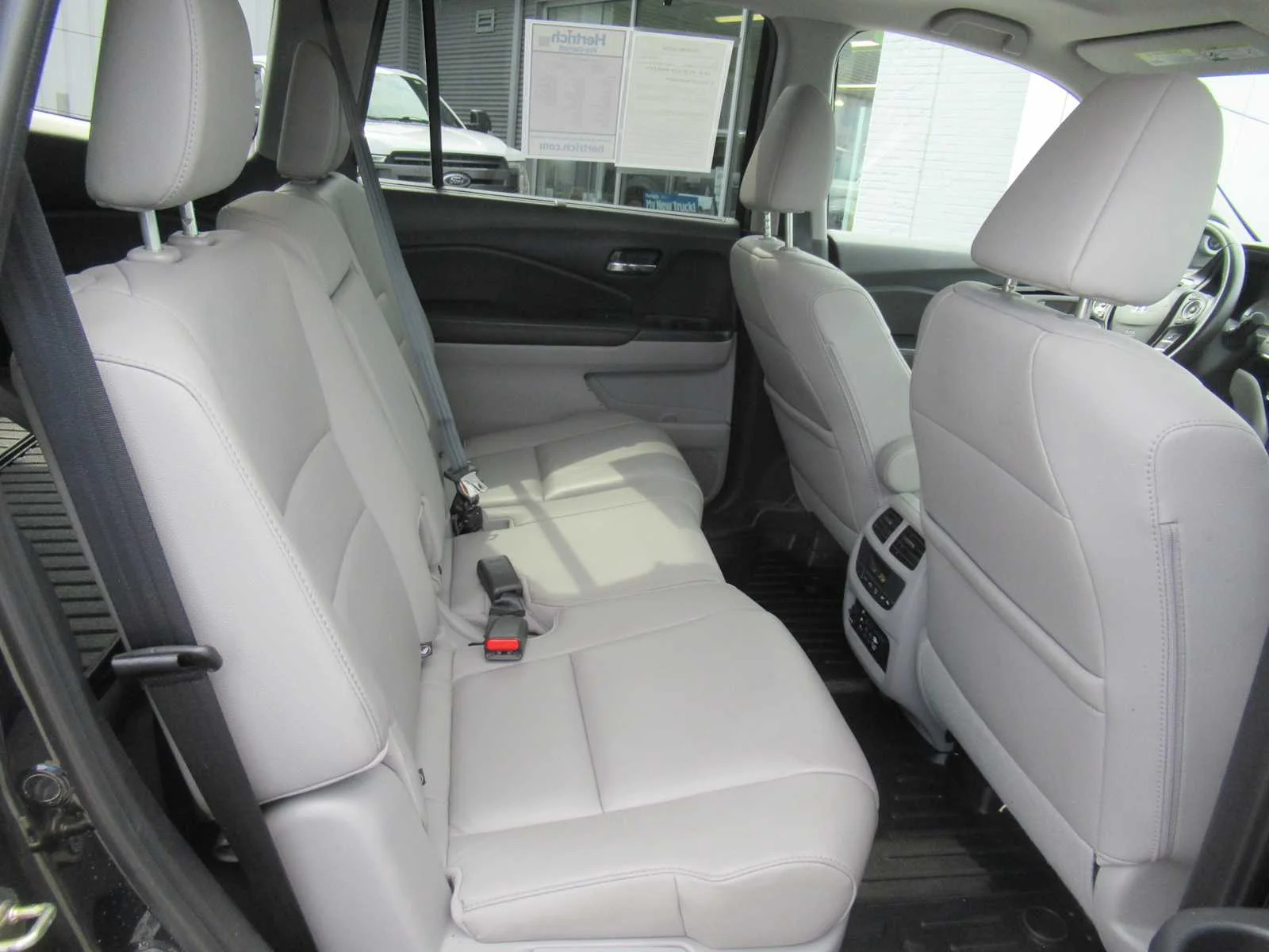 Used 2016 Black Forest Pearl Honda Touring image 17