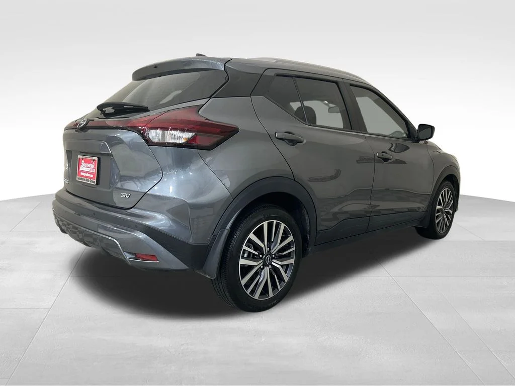 Used 2024 Gray Nissan SV image 5
