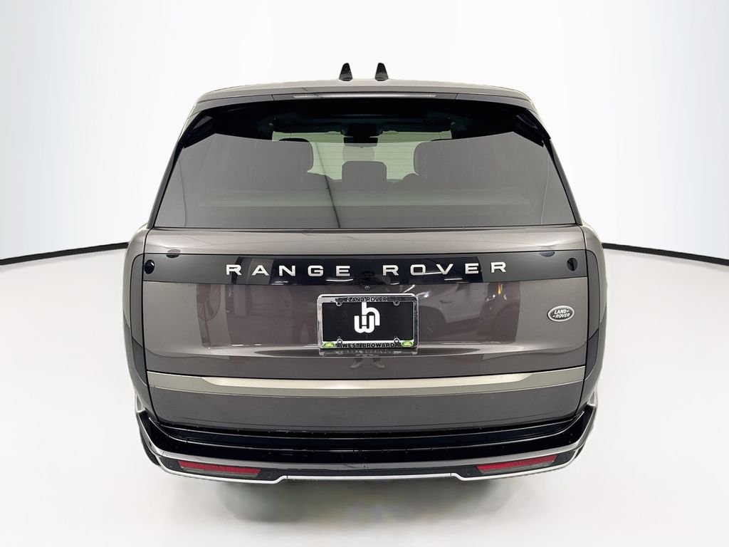 Used 2022 Gray Land Rover SE image 6