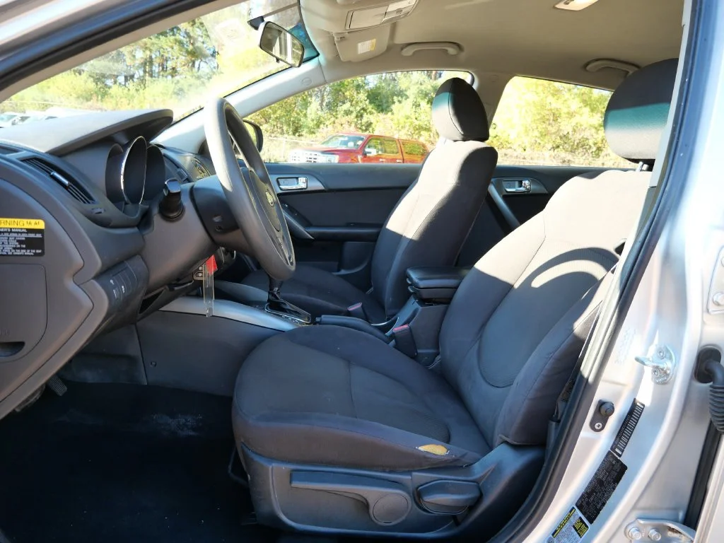 Used 2013 Silver Kia EX image 21