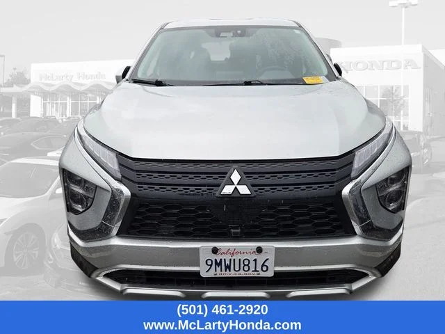 Used 2024 Silver Mitsubishi SE image 2