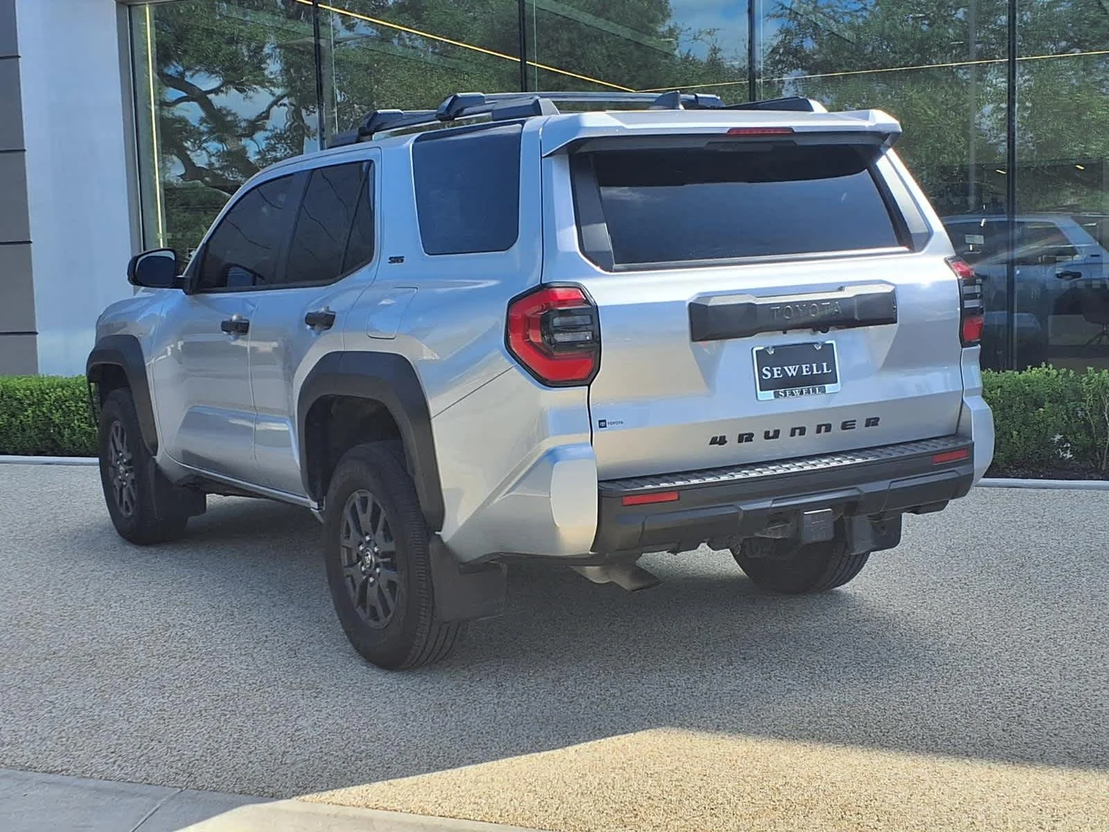 Used 2025 Cutting Edge Toyota SR5 image 5