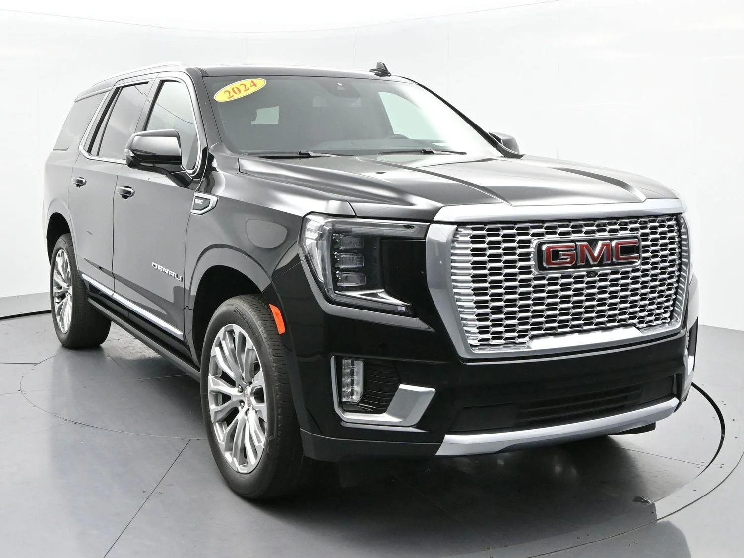 Used 2024 Onyx Black GMC Denali image 2
