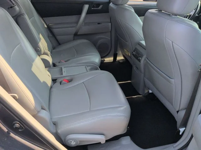 Used 2013 Gray Toyota SE image 34
