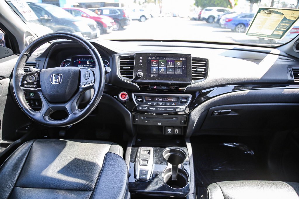 Used 2019 Modern Steel Metallic Honda Touring image 12