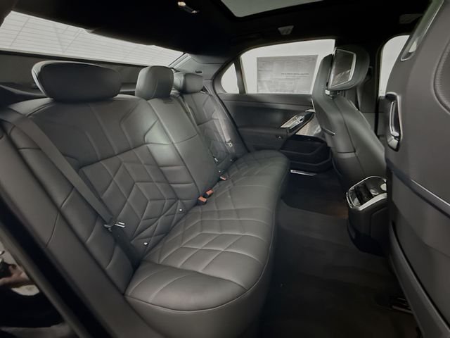 Used 2026 Black BMW 760i xDrive image 29