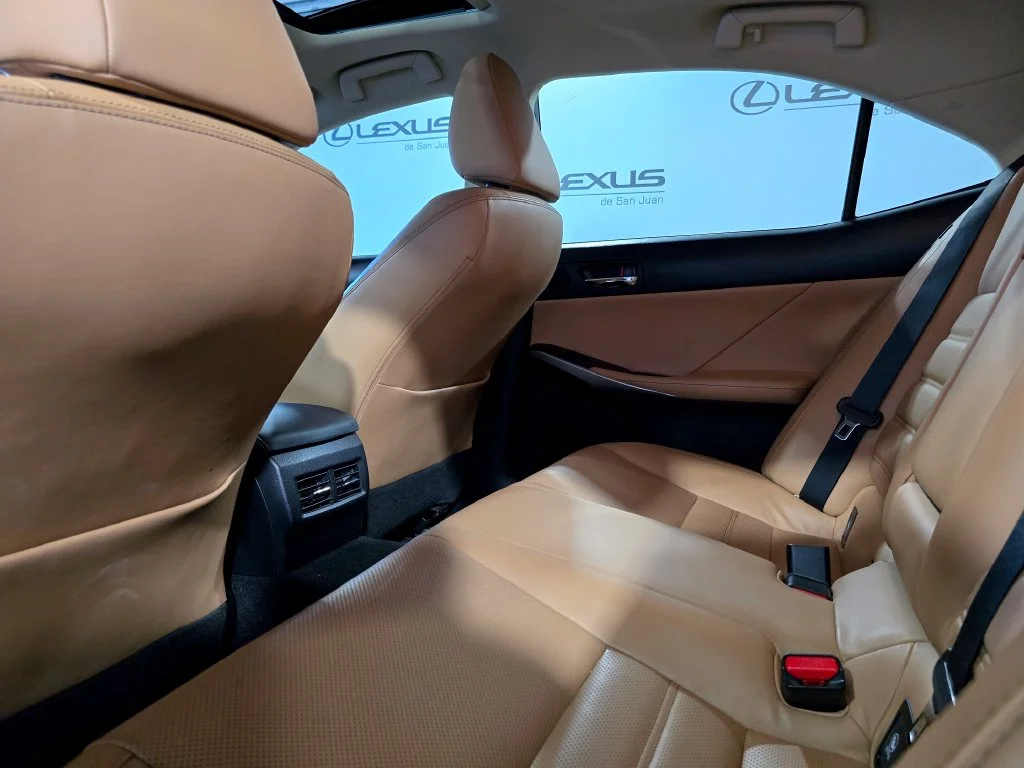 Used 2016 White Lexus 200t image 26