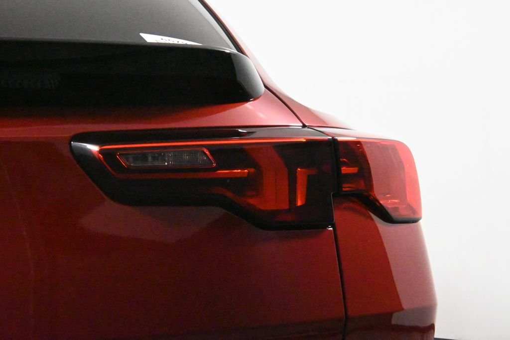 Used 2026 Red BMW xDrive28i image 13