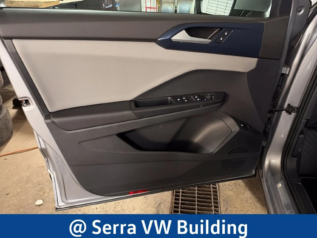 Used 2023 Silver Volkswagen 1.5T SE image 17