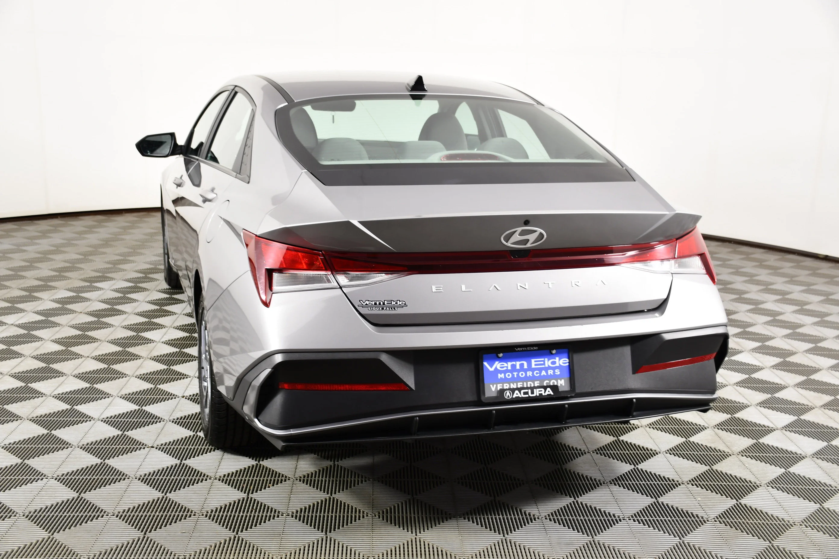 Used 2024 Fluid Metal Hyundai SEL image 7