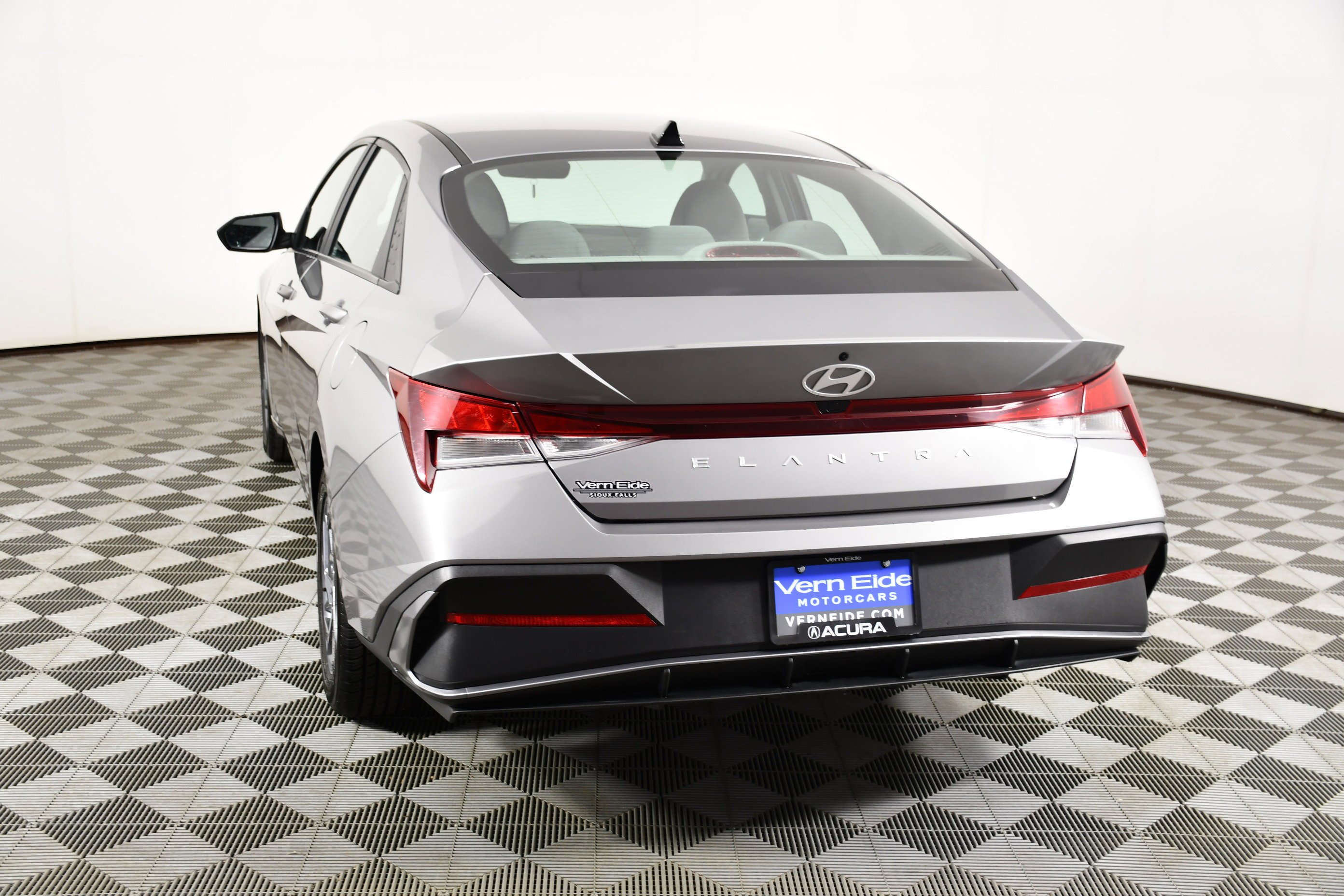 Used 2024 Fluid Metal Hyundai SEL image 7