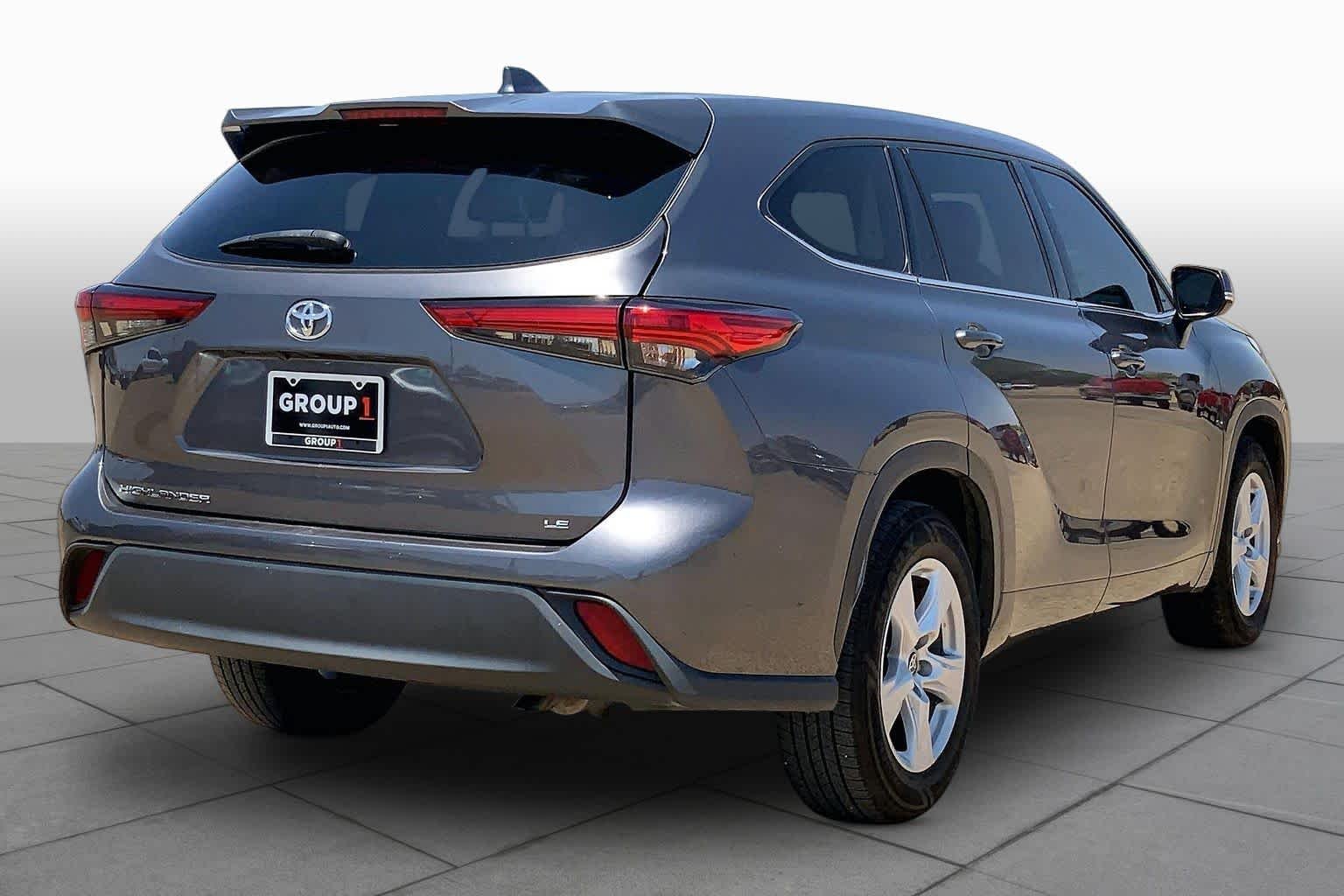 Used 2021 Magnetic Gray Metallic Toyota LE image 13